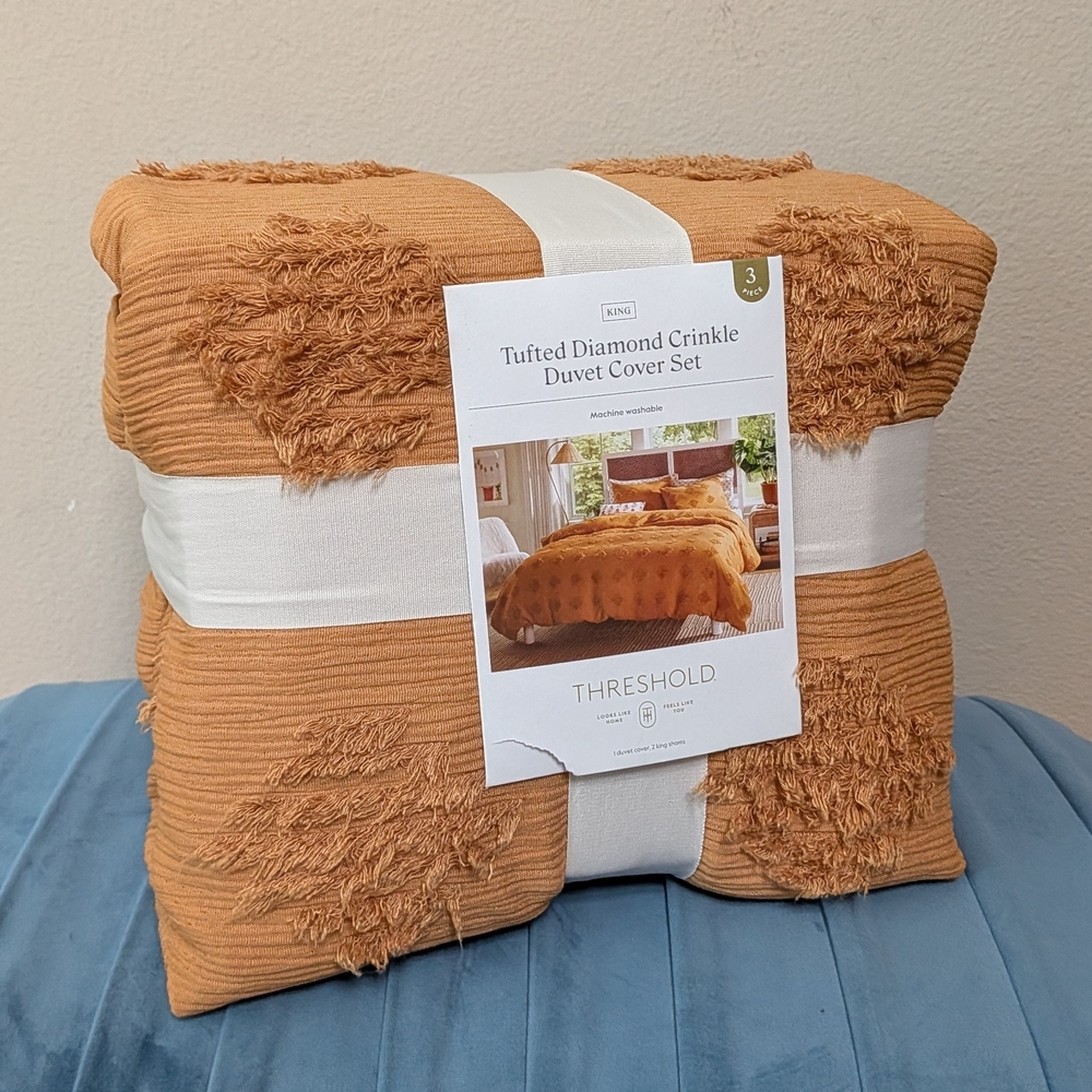 New Threshold Tufted Diamond Crinkle Duvet Cover and Sham Set Dark Gold King
